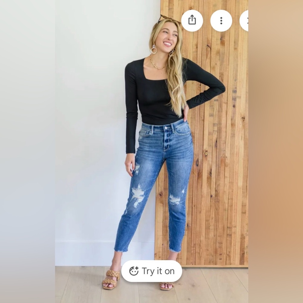 Judy Blue Vintage Blue Distressed Relaxed Fit Jeans 9/29